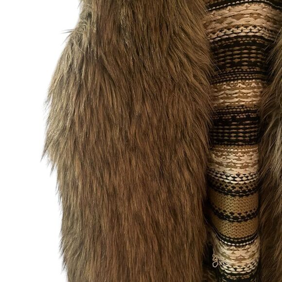 Xhilaration fussy vest - Picture 2 of 5